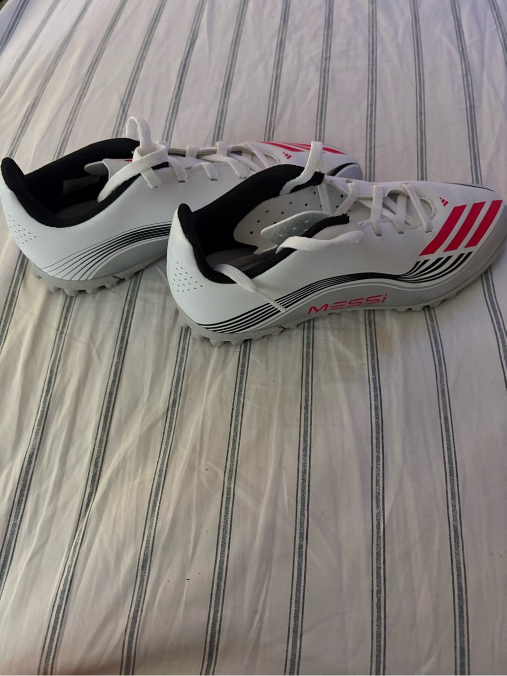 Adidas F50 Messi Clud Turf Cleats youth size 4